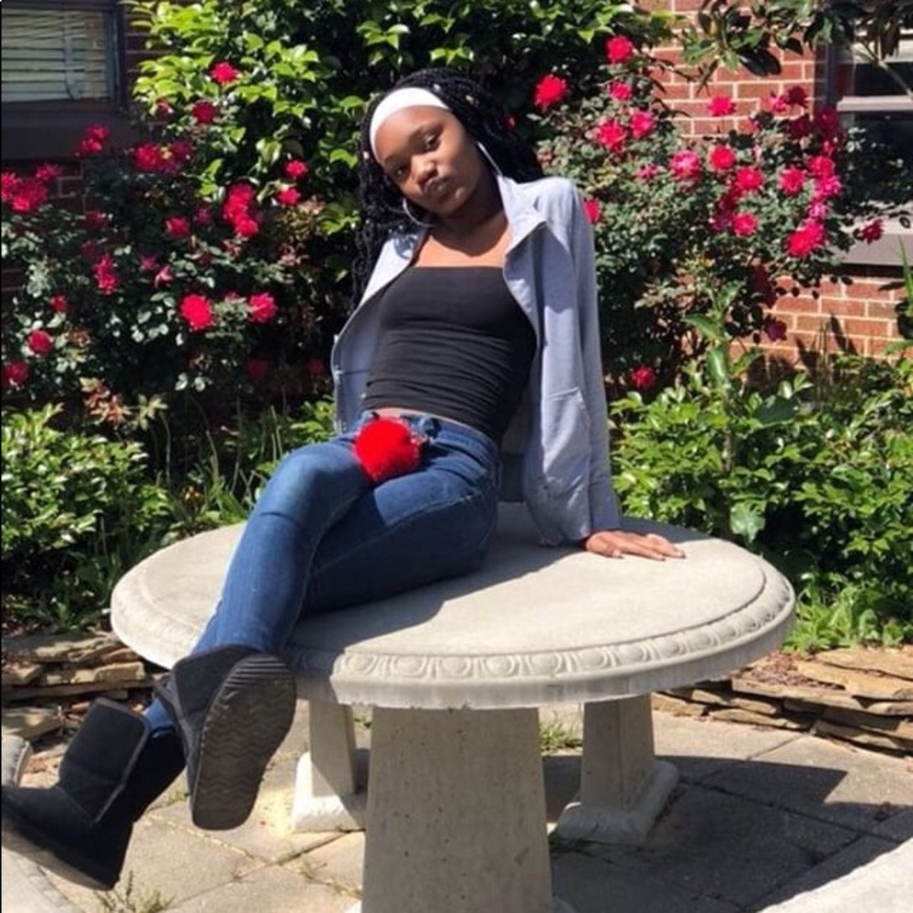 Meet your Posher, Mercedes